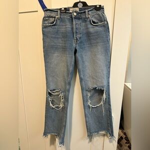 WE THE FREE DISTRESSED JEANS